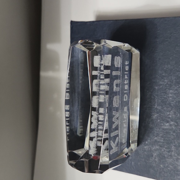 Florida District Kiwanis Crystal Block measures 3 x 2.5 no chips. Perfect! - Picture 3 of 4